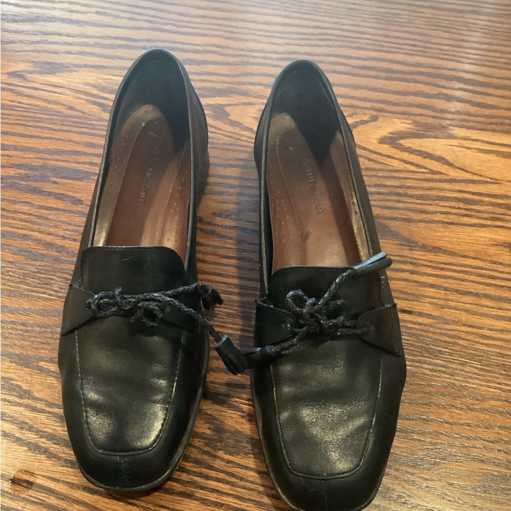 Naturalizer Black Leather Loafers
